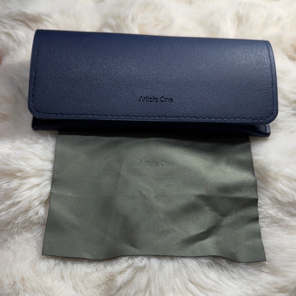 Article One Navy Eyeglasses‎ Case Snap Closure